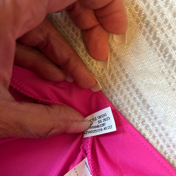 Under Armour Pink Performance‎ Training Shorts - Picture 4 of 5